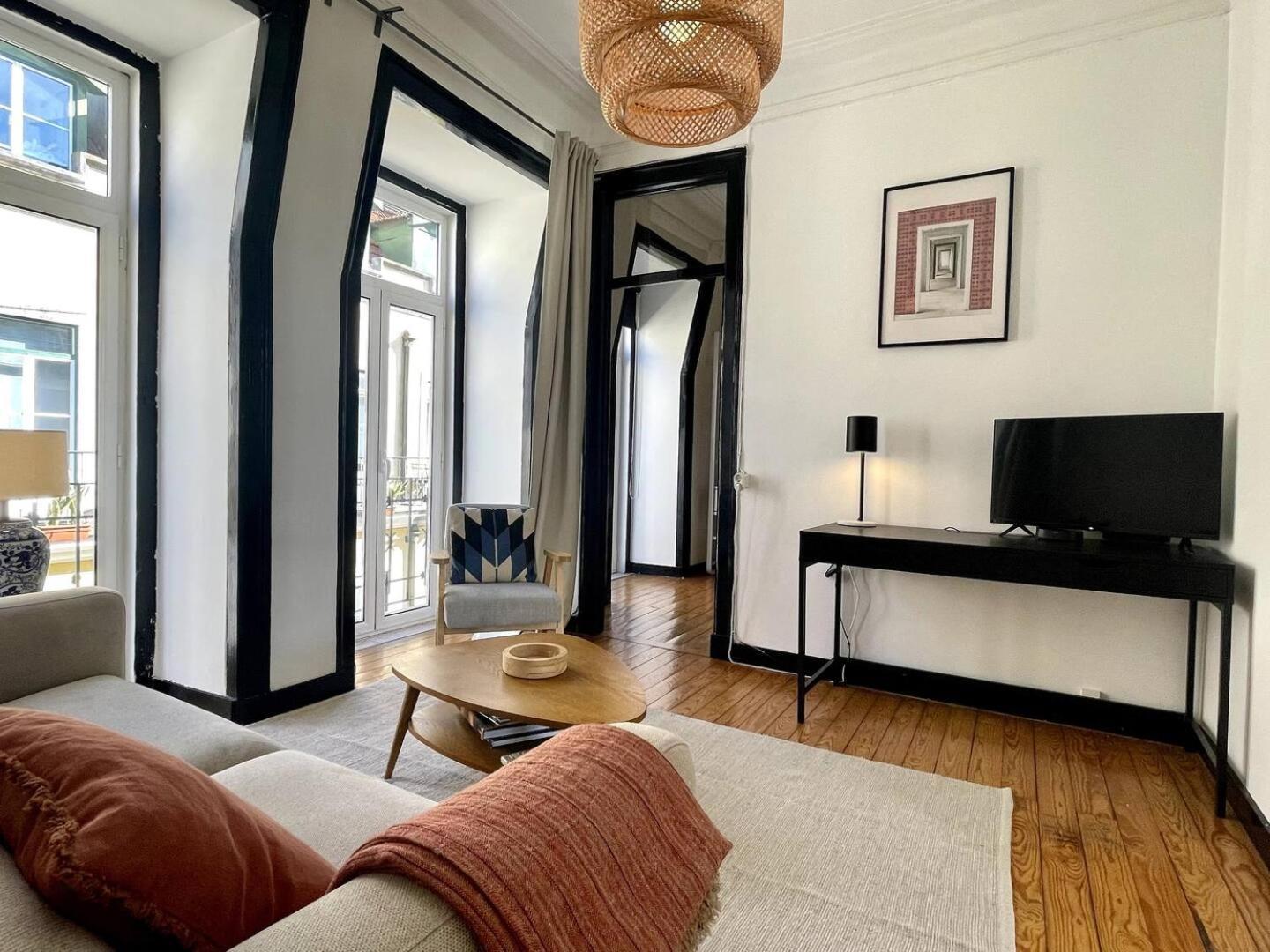 Hidden Gem Rustic Modern 2 Bedroom Flat Appartement Lissabon